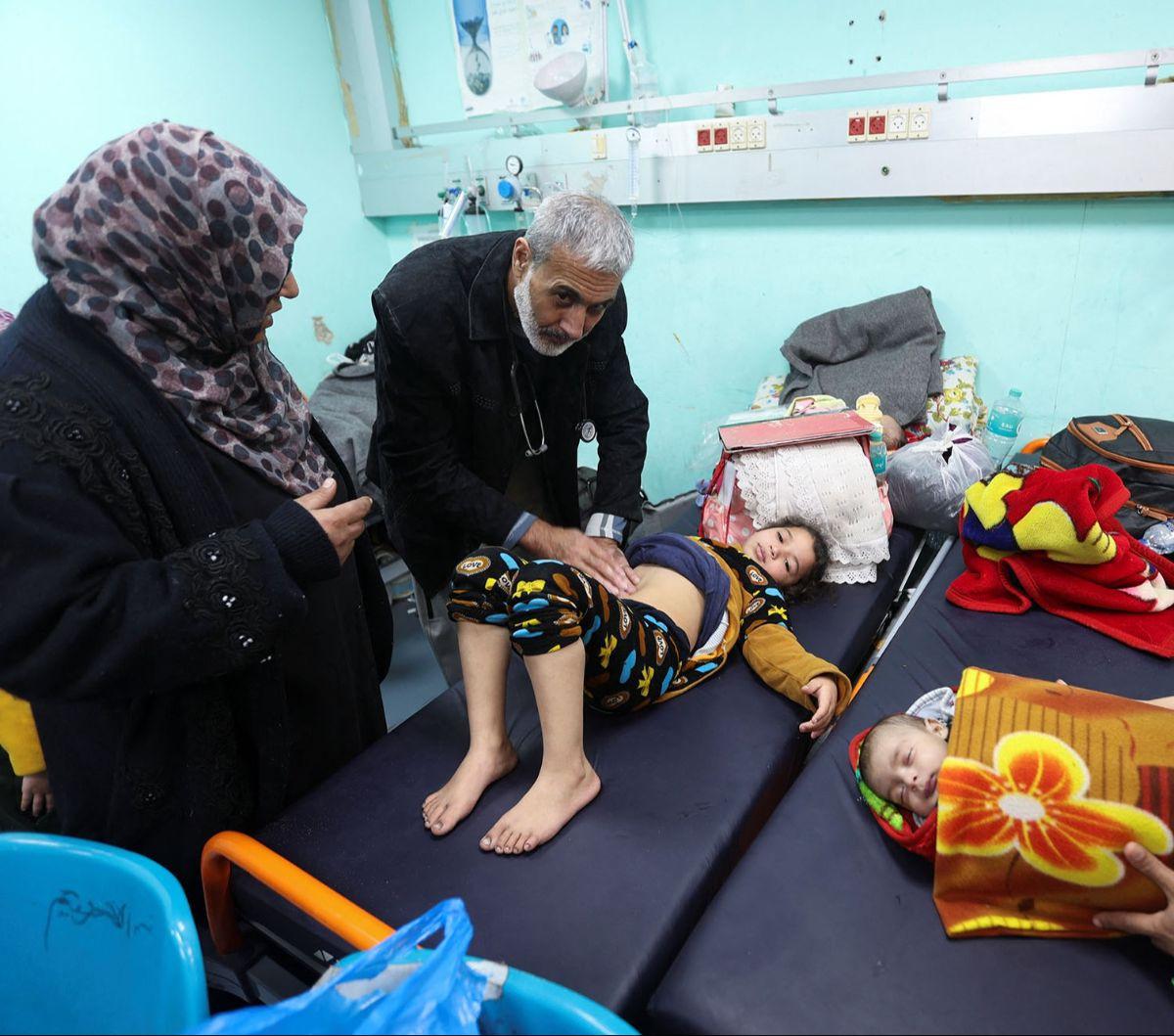 Said Abdulrahman Maarouf, seorang dokter Palestina yang bekerja di rumah sakit Al-Ahli Al-Arab di Kota Gaza, baru saja terbebas setelah menjadi korban penculikan tentara zionis Israel dan mendapatkan berbagai penyiksaan selama 45 hari penahanan. Foto:&nbs