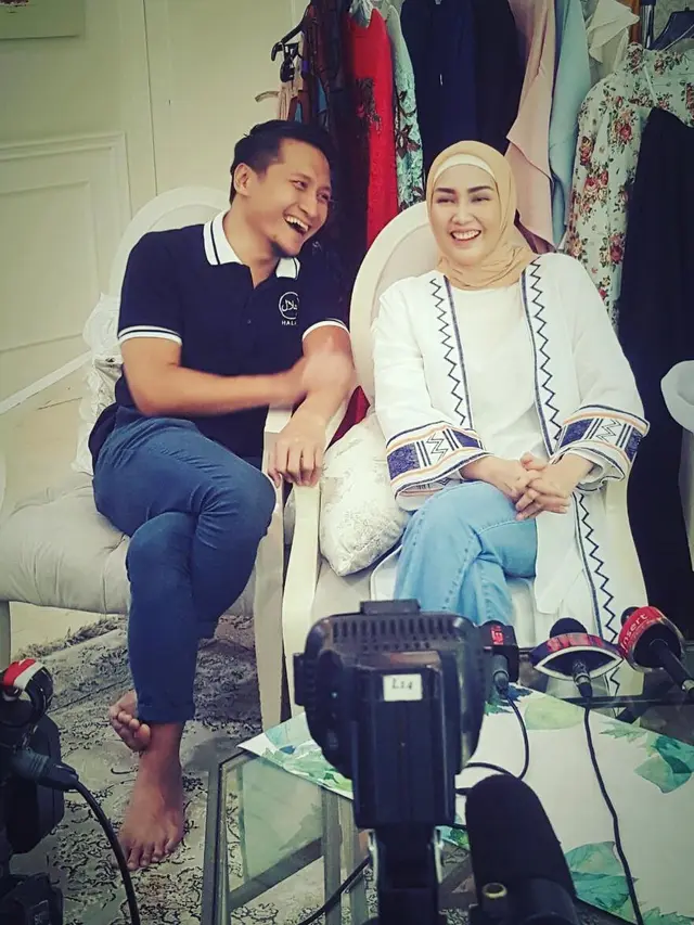 [Bintang] Fenita Arie dan Arie Untung