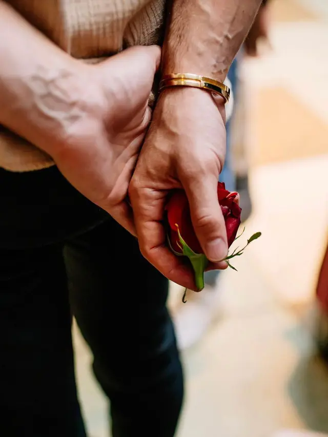 Momen Nikita MIrzani dilamar Antonio dedola. (Foto: Instagram/forevaah.id)