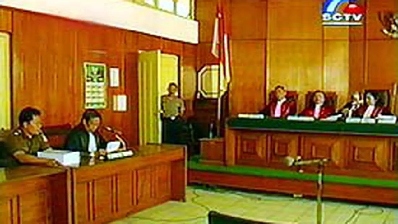 060503bSidang2.jpg