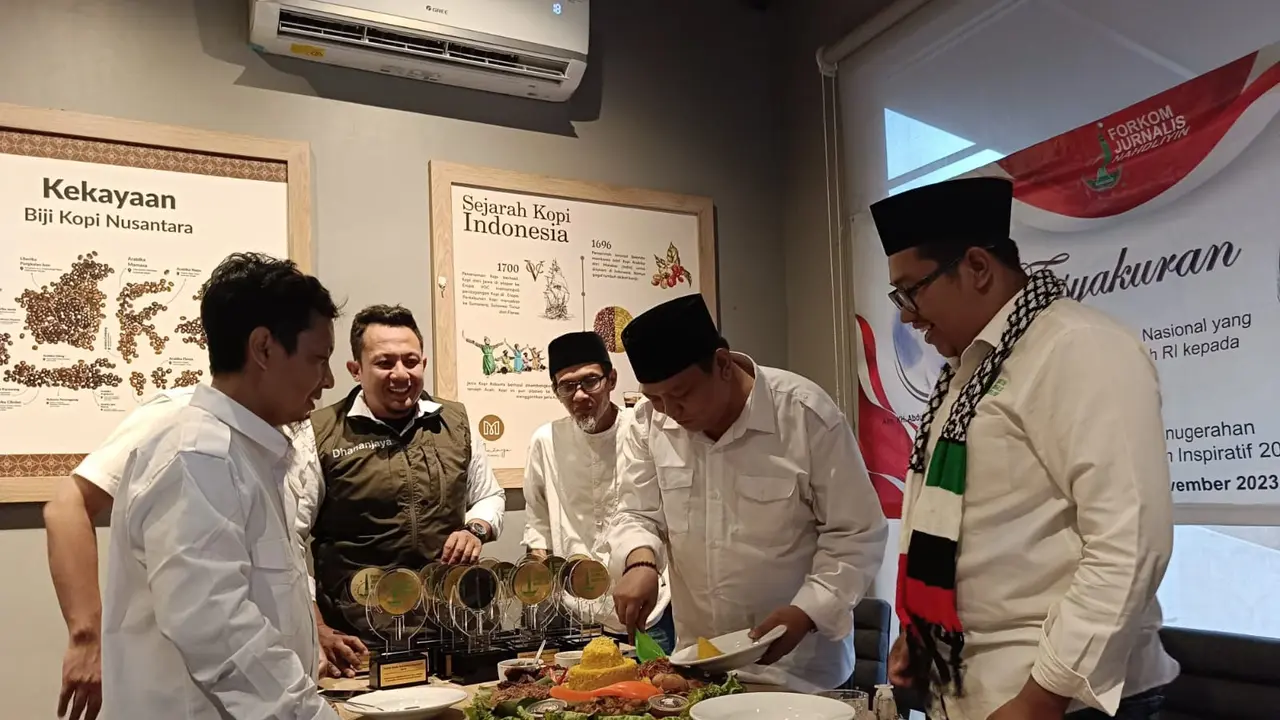 Forkom Jurnalis Nahdliyin (FJN) menggelar tasyakuran atas gelar pahlawan nasional KH Abdul Chalim dan M. Tabrani. (Istimewa).