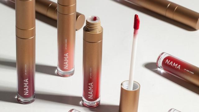 Wow, Lipstik Luna Maya Ludes Terjual dalam Sehari