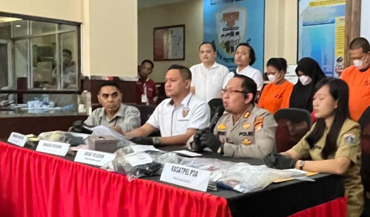 Namun demikian, Bintoro memastikan jika aktivitas pesta seks itu tidak diketahui pihak hotel.