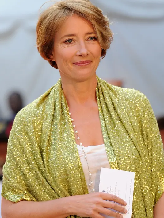 Emma Thompson menyebut mendiang Alan Rickman ‘manusia langka dan unik’. “Alan adalah temanku dan sulit untuk menulis hal ini karena saya baru saja menciumnya untuk mengucapkan selamat tinggal,” kata aktris ini. (Bintang/EPA)