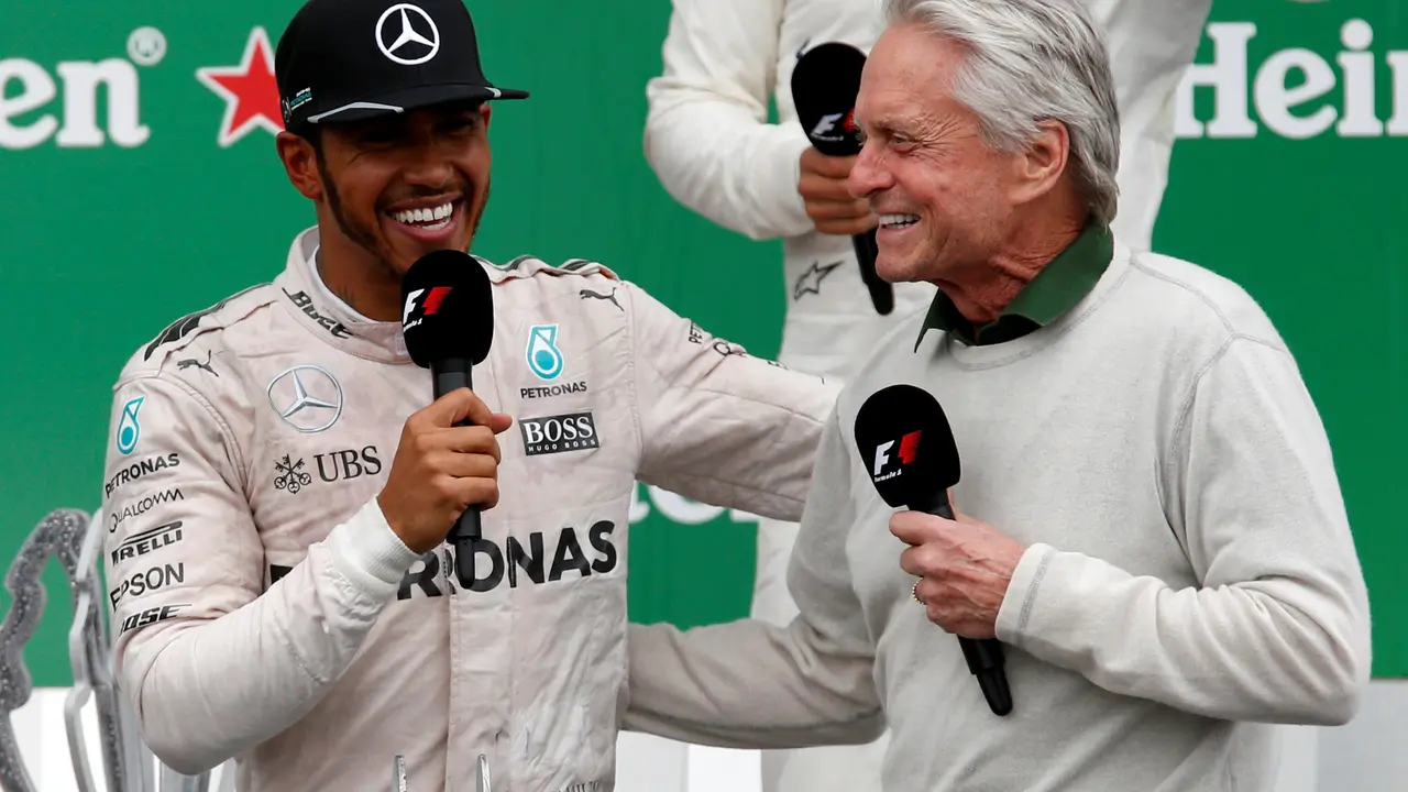 Hamilton Dedikasikan Kemenangan untuk Muhammad Ali