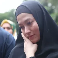 Lyra Virna resmi ditetapkan tersangka oleh Subdit IV Cyber Crime Ditreskrimsus Polda Metro Jaya. Penetapan tertuang dalam surat pemberitahuan nomor B/5795/III/2018/Datro per tanggal 16 Maret 2018 dari Polda Metro Jaya. (Nurwahyunan/Bintang.com)