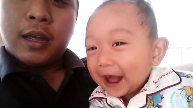 bocah 16 bulan hafal huruf hijaiyah (foto: facebook Fes Dia Mon)