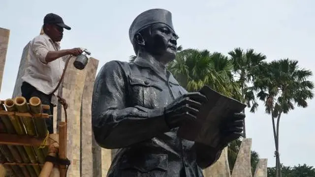 Perawatan patung Bung Karno