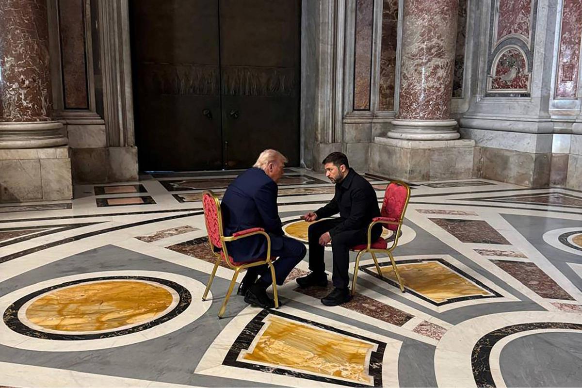 Donald Trump dan Zelensky bicara empat mata jelang upacara pemakaman Paus Fransiskus