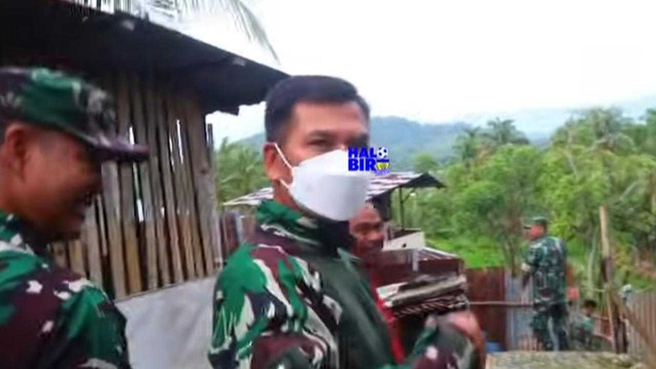 Letjen Kunto Arief Ikut Panen Telur Bebek, Sang Istri Beri Tips Ke Peternak Soal Cara Merawat Unggas