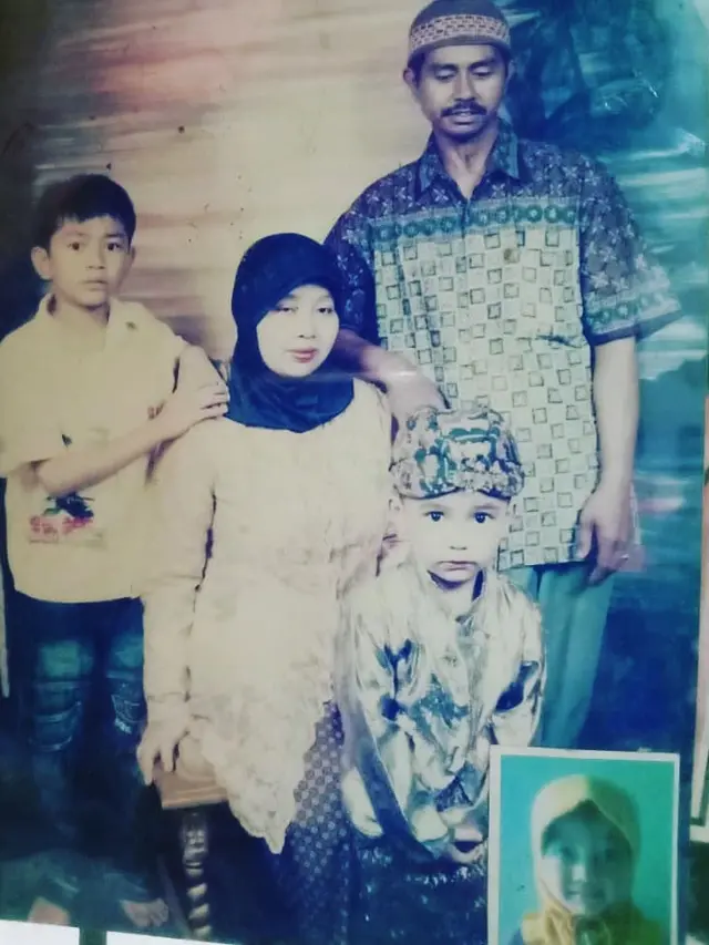 6 Potret Ayah Dimas Ahmad, Disebut Mirip dengan Papa Raffi Ahmad