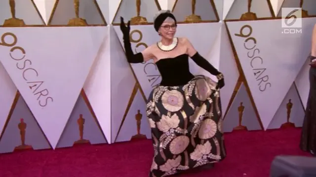 VIDEO: Oscar 2018, Rita Moreno Pakai Gaun yang Sama di Tahun 1962