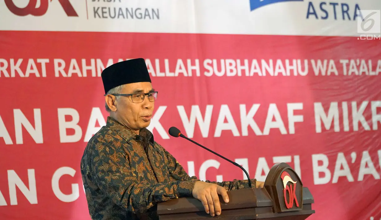 Ketua Dewan Komisioner OJK, Wimboh Santoso memberi sambutan pada peresmian Bank Wakaf Mikro (BWM) Sunan Gunung Jati Ba’alawy, Semarang,  Sabtu (23/2). Tujuan BWM mendukung program OJK untuk meningkatkan inklusi keuangan di ponpes. (Liputan6.com/HO/Eko)