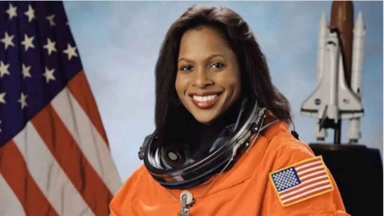 Astronaut Wanita Ungkap Cara Perawatan Kulit Saat di Luar Angkasa