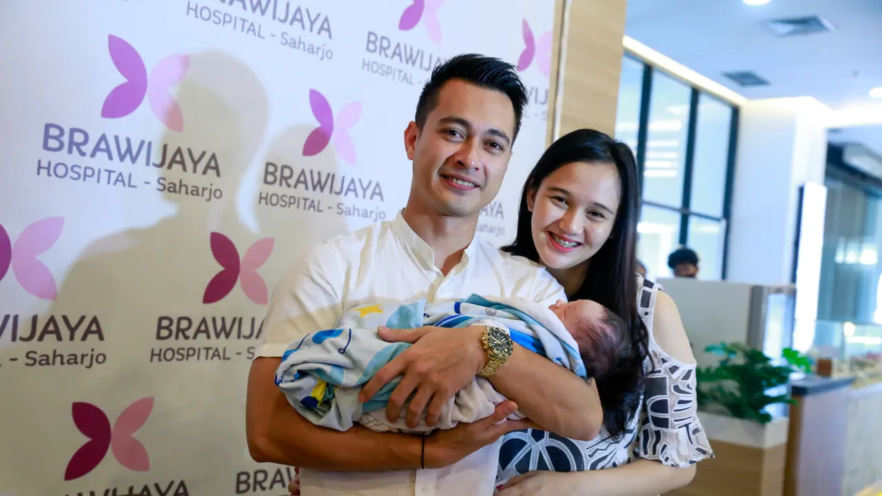 [Fimela] Eza Gionino dan Meiza Aulia
