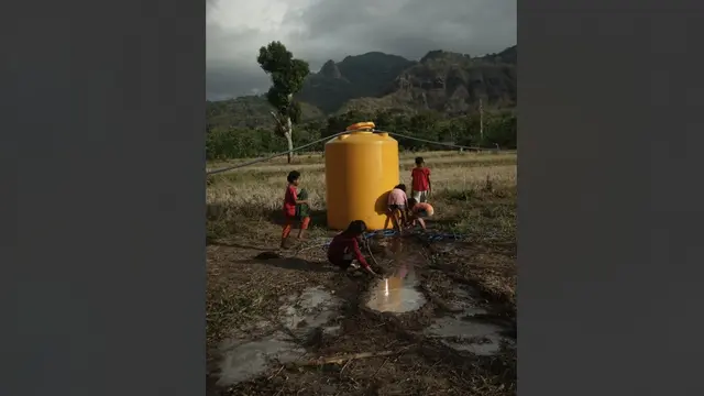 Sebanyak hampir lima juta liter air bersih telah berhasil disalurkan kepada warga di Desa Golomori, pedalaman Labuan Bajo, Provinsi Nusa Tenggara Timur (NTT) dalam satu tahun terakhir.