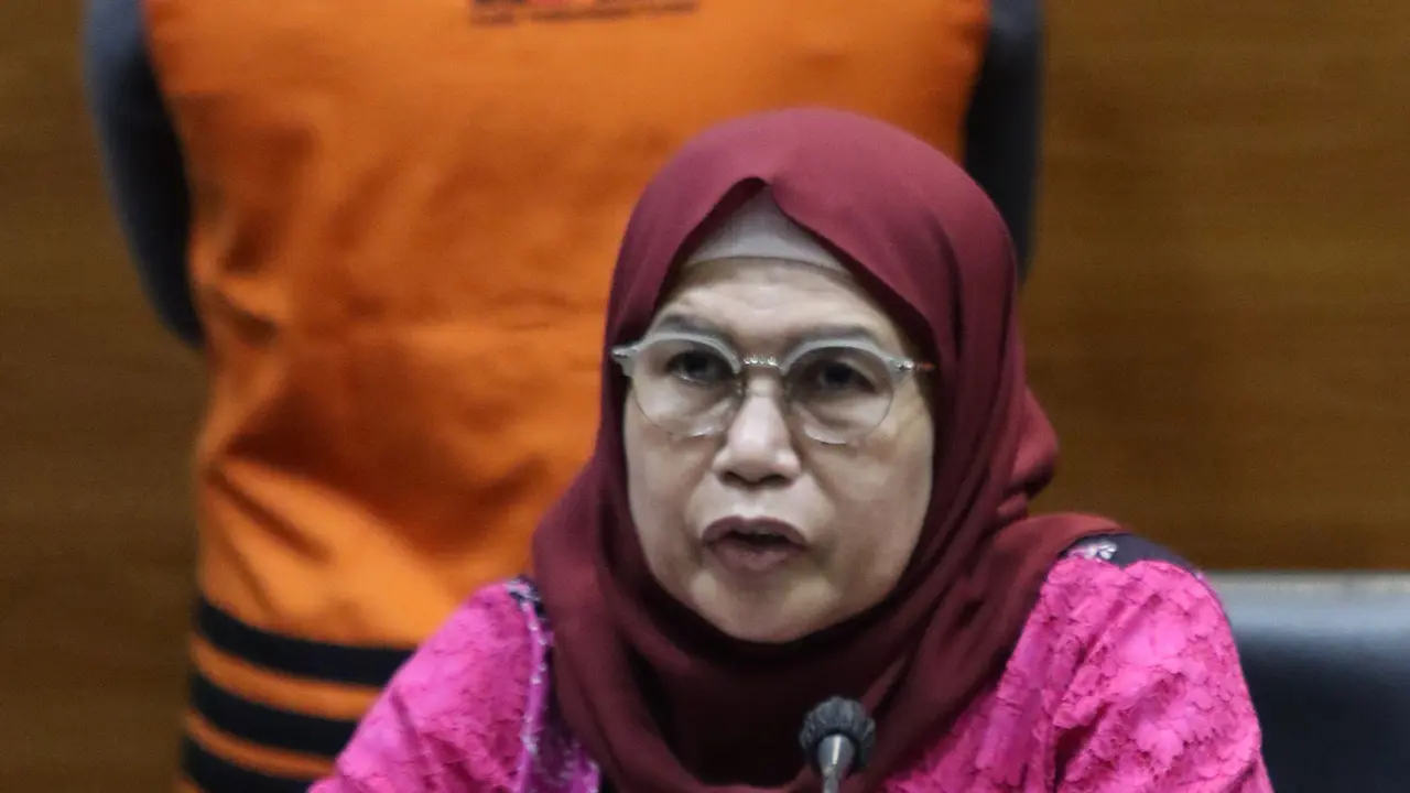 KPK Tahan Dua Tersangka Dugaan Korupsi Dana Insentif Daerah Kabupaten Tabanan