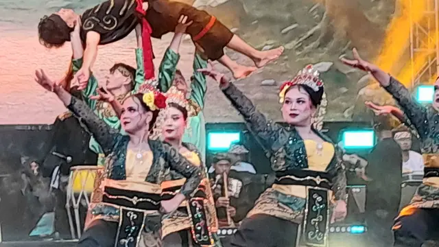 Perhelatan akbar bernapaskan budaya Sunda dalam rangka Milangkala ke 13 Pangandaran dan Napak Jagat Pasundan 