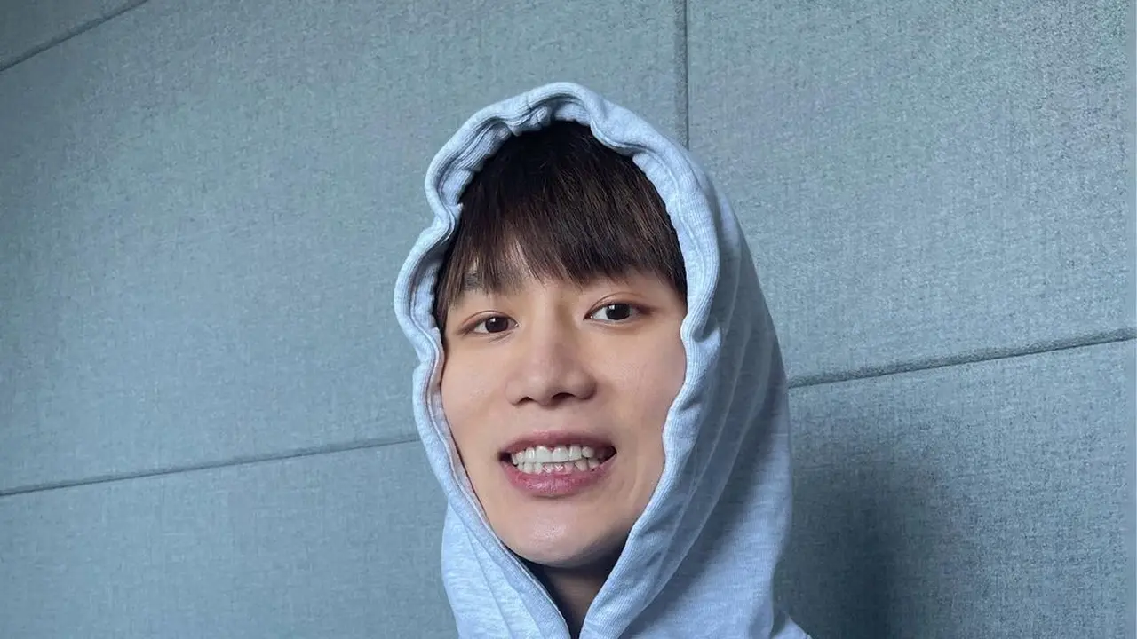 Taeil NCT kini di ujung tanduk setelah tersandung tuduhan kejahatan seksual. Kejadian ini membuatnya dijauhi oleh sesama anggota NCT, penggemar, dan SM Entertainment (Instagram/ mo.on_air)