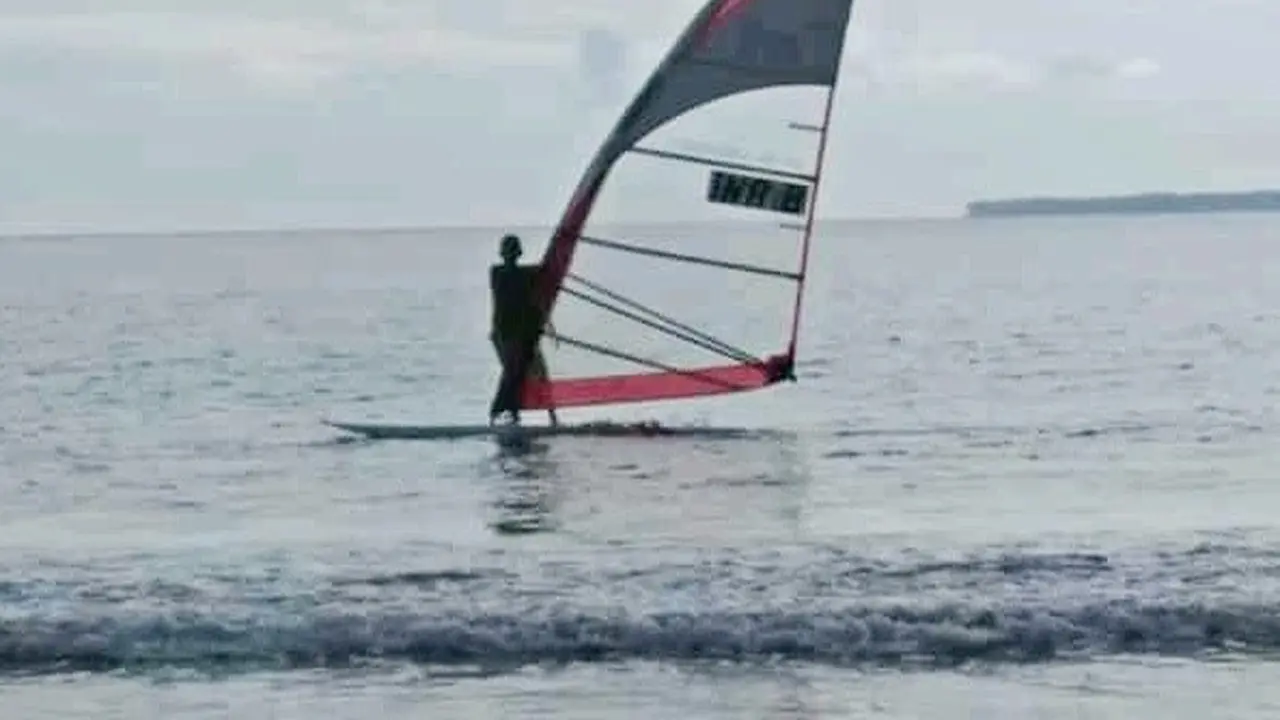 Surfing di Kepulauan Simeuleu