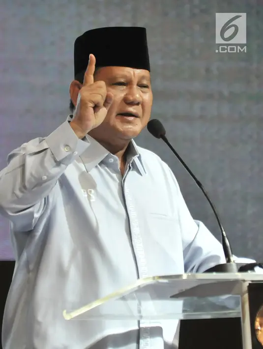 Capres nomor urut 02 Prabowo Subianto memberi sambutan saat peringatan Hari Disabilitas Internasional ke-26 di Jakarta, Rabu (5/12). Acara ini dihadiri ratusan anggota Komunitas Disabilitas Indonesia dari berbagai daerah. (Merdeka.com/Iqbal Nugroho)