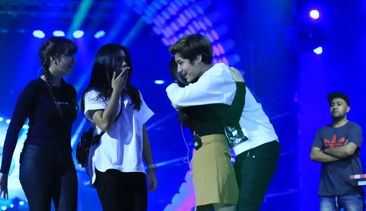 Pada malam puncak yang akan disiarkan secara langsung dari Istora Senayan, Jakarta sejak pukul 19.00 WIB itu, cinta segitiganya dikemas dalam drama musikal yang berjudul 'Final Love'. (Adrian Putra/Bintang.com)