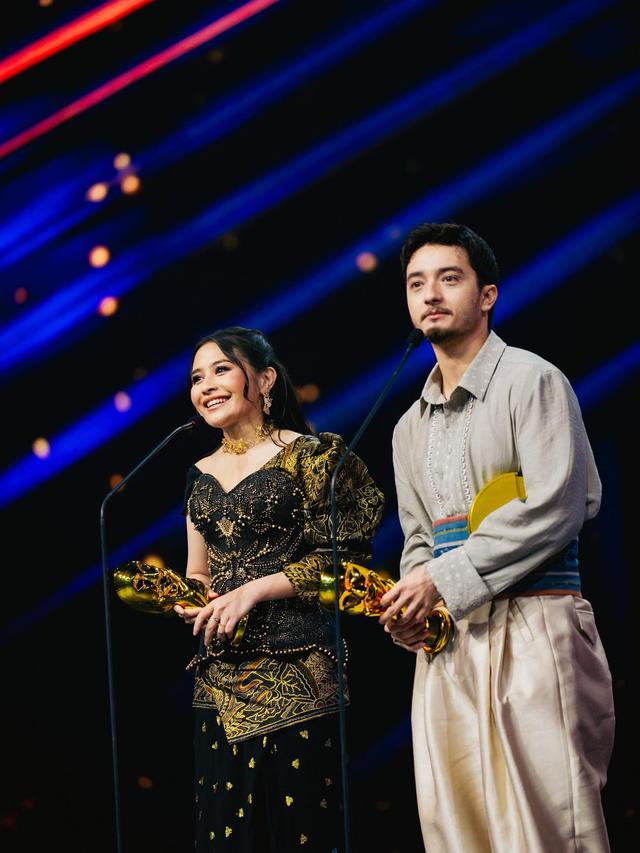 Sabet 4 Piala, Ini 7 Momen Prilly Latuconsina di IMA Awards 2023 yang Memukau