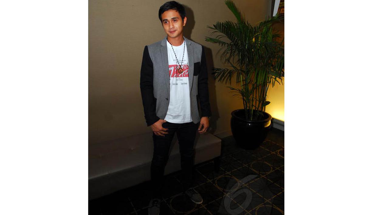 Mantan pacar dari penyanyi Mikha Tambayong itu mulai terkenal sejak berperan sebagai Reza di sinetron "Kinara" (2013). (Liputan6.com/Miftahul Hayat)