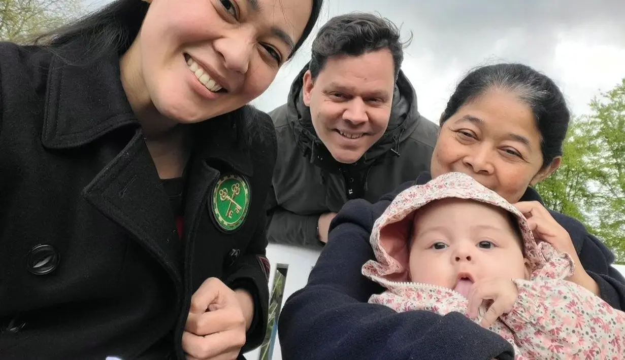 Namun kini waktu liburan di Belanda nya telah habis. Ibunda Gracia Indri lantas pergi ke Toronoto untuk mengunjungi anak keduanya, Gisela Cindy yang menetap di sana [instagram/graciaz14]