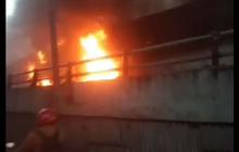 Halte TransJakarta Tendean Terbakar
