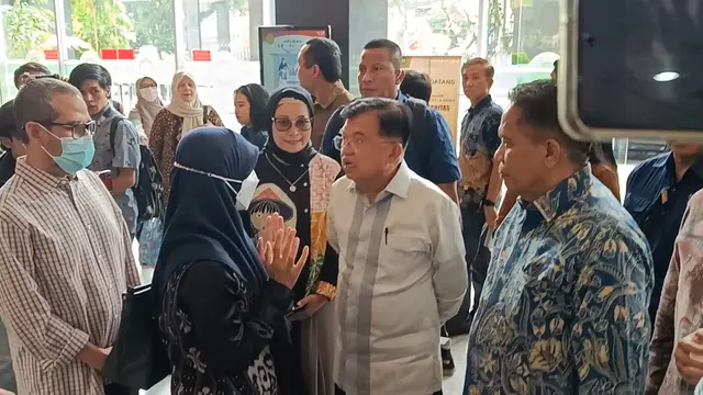 Mantan Wakil Presiden Jusuf Kalla (JK) menjadi saksi meringankan mantan Direktur Utama Pertamina Karen Agustiawan dalam perkara korupsi Liquefied Natural Gas (LNG) atau gas alam cair tahun 2011-2021, di Pengadilan Negeri Jakarta Pusat, Kamis (16/5/2024).