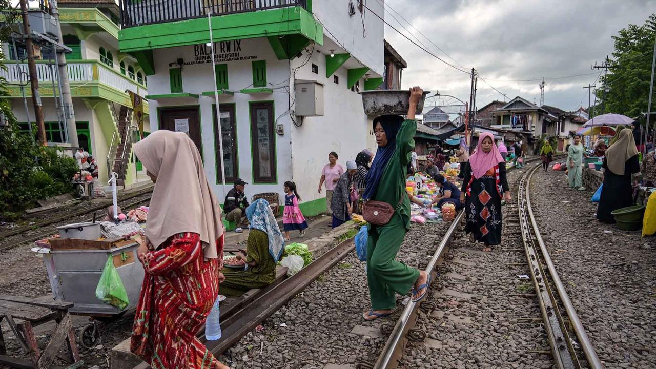FOTO: Uniknya Pasar Ekstrem Dupak Magersari Yang Sudah berusia Lebih dari Setengah Abad