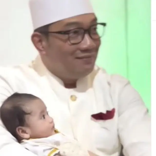 Momen Haru dan Janji Ridwan Kamil Bertemu Bayi yang Ditelantarjan Orangtuanya dan Bernama Sama dengan Dirinya