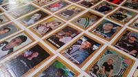 Kolasi foto para korban tragedi Kanjuruhan diusung dalam aksi damai Aremania pada Kamis, 10 November 2022 untuk menuntut&nbsp;pemerintah memberikan keadilan bagi para korban (Liputan6.com/Zainul Arifin)&nbsp; &nbsp;