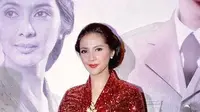 Foto Detail Kebaya Maudy Koesnaedi saat Gala Premier Film Believe, Tampil Penuh Pesona