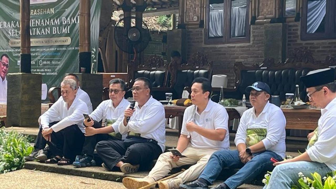 Gerakan Nasional Tanam Bambu: Upaya KLH/BPLH Pulihkan Lahan Kritis dan Mangrove
