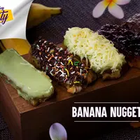 Suka banget sama pisang atau makanan yang manis-manis? Coba bikin makanan kekinian yang satu ini, yuk! Banana Nugget. (Foto: Bintang.com/Daniel Kampua, Digital Imaging: Bintang.com/Muhammad Iqbal Nurfajri)