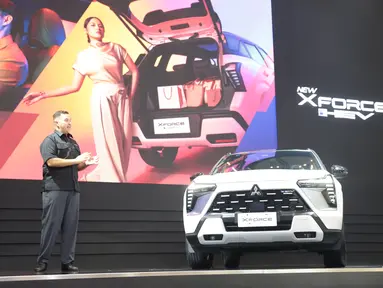 Rifat Sungkar Brand Ambasador of Mitsubishi Motors Indonesia Menghadiri peluncuran resmi Mitshubishi New Xforce HEV dalam ajang GAIKINDO Indonesia International Auto Show (GIIAS) 2026 yang berlangsung di ICE BSD City. (KLY/ Budy Santoso)