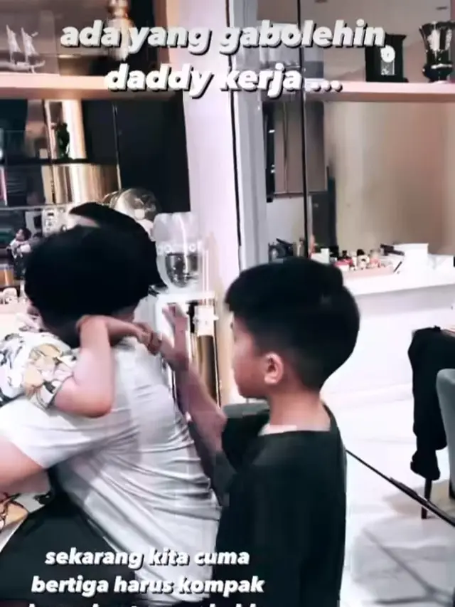 Potret Anggi Pratama bersama anak-anaknya (Sumber: Instagram/@anggipratamazayn)