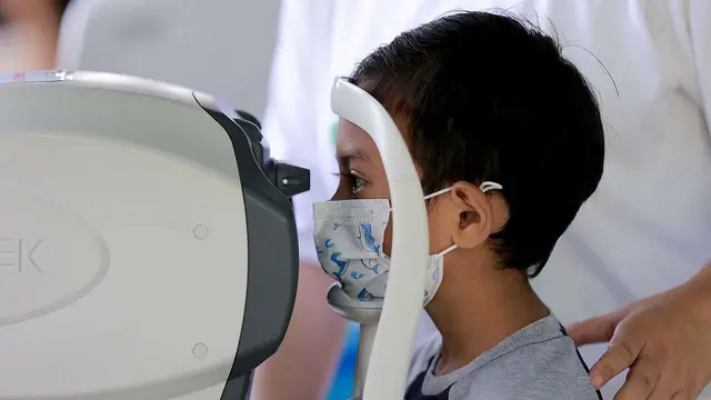 Kampanye Care For Life, Bosch AA Membantu Memulihkan Kesehatan Mata Anak