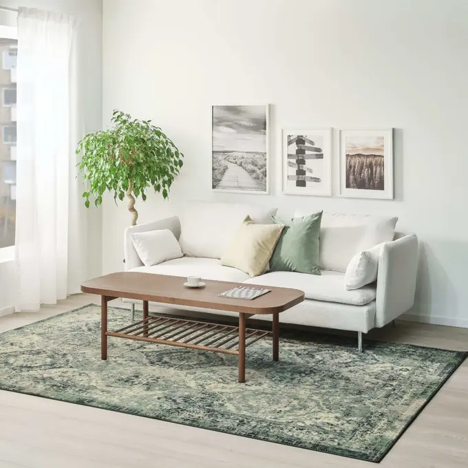 Bangkitkan semangat saat tidak bisa mudik Lebaran dengan mendekorasi rumah bersama tips praktis yang terjangkau.