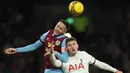 Tuan rumah pun mengandalkan Richarlison sebagai ujung tombak di lini depan. (AP Photo/Ian Walton)