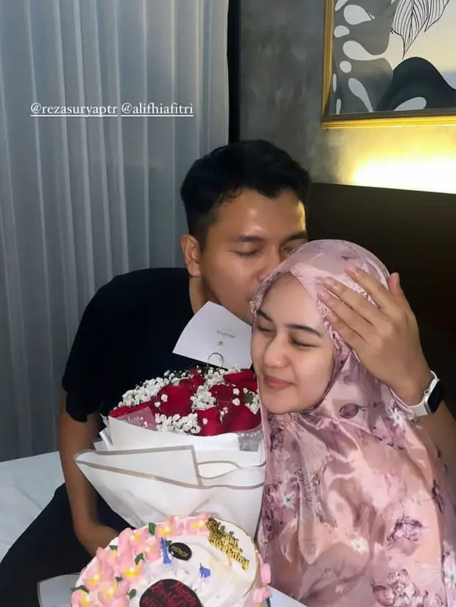 Umumkan Kehamilan, Ini 7 Momen Reza Surya Putra Beri Kejutan Ulang Tahun Alifhia Fitri