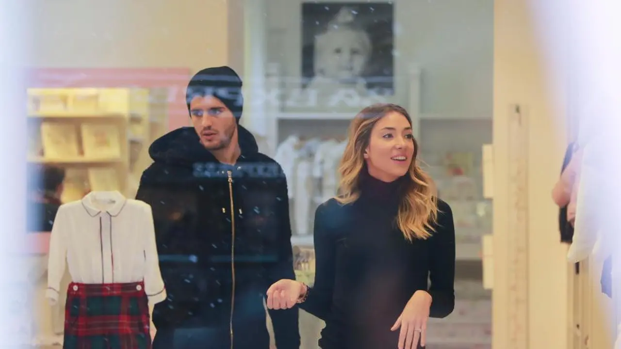 Striker Chelsea, Alvaro Morata, bersama sang istri, Alice Campello