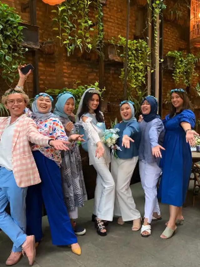 6 Momen Bridal Shower Sabrina Anggraini, Dapat Kejutan Seru dari Sahabat