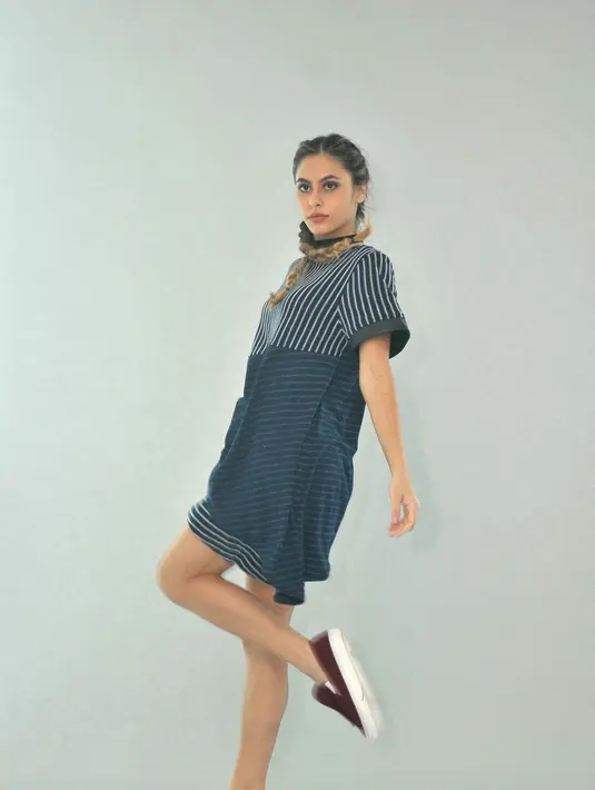 Dalam menjalankan bisnis, Valerie Thomas dan Luna Maya juga saling mengisi. Luna mengakui bahwa Valerie lebih tau tentang lipstik. Sedangkan Valerie banyak menimba ilmu bisnis dari seniornya tersebut. (Nurwahyunan/Bintang.com)