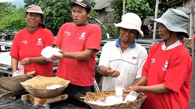 Kelompok Petani Garam Sarining Segara di Desa Kusamba, Kecamatan Dawan, Kabupaten Klungkung, Provinsi Bali. (Dok Kementerian Sosial RI)
