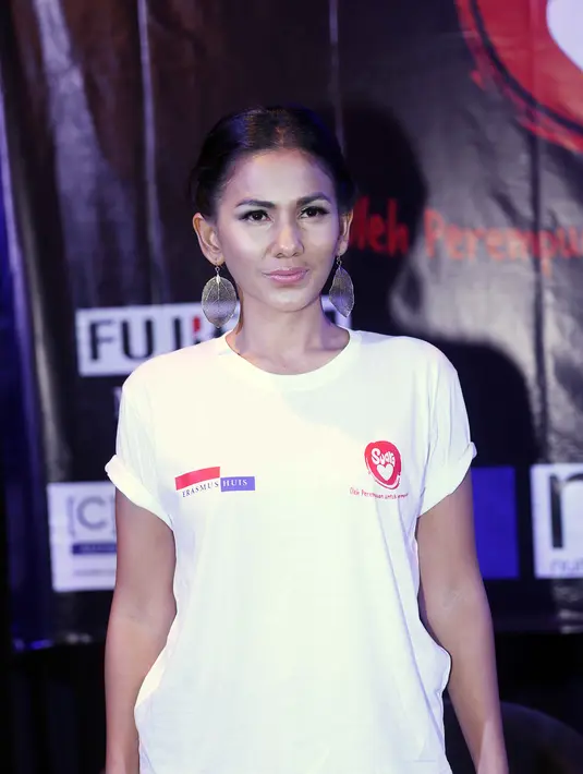 Suara Hati merupakan tempat curhat bagi korban kekerasan. Bahkan pemain film 'Bajaj Bajuri The Movie' ini mempersilahkan perempuan korban kekerasan datang langsung untuk bicara dari hati ke hati pada dirinya. (Nurwahyunan/Bintang.com)