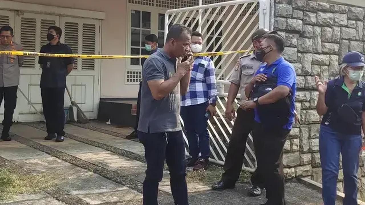 Sebagai pengurus lingkungan, Herry mengaku tidak pernah sekalipun bertemu keduanya. Di perumahan tersebut sering diadakan banyak kegiatan. Namun, tidak sekalipun Grace dan anaknya ikut terlibat dan aktif.