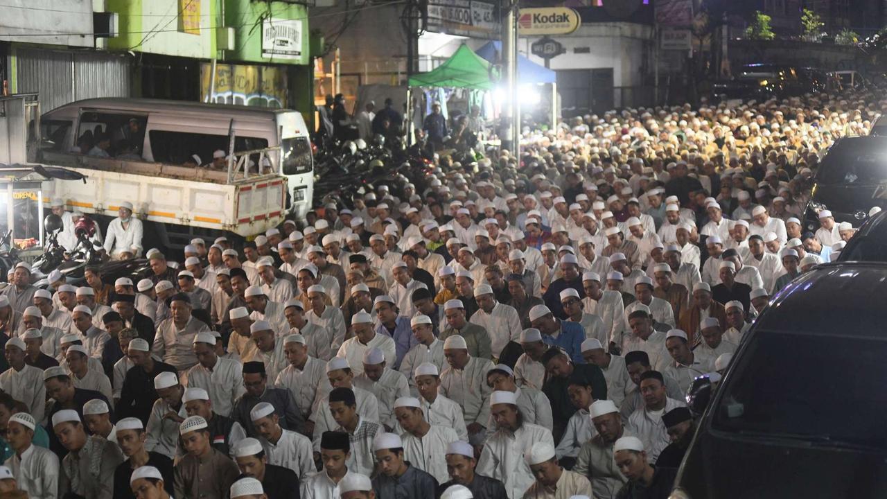 Ribuan jemaah berburu malam Lailatul Qadar di Bogor
